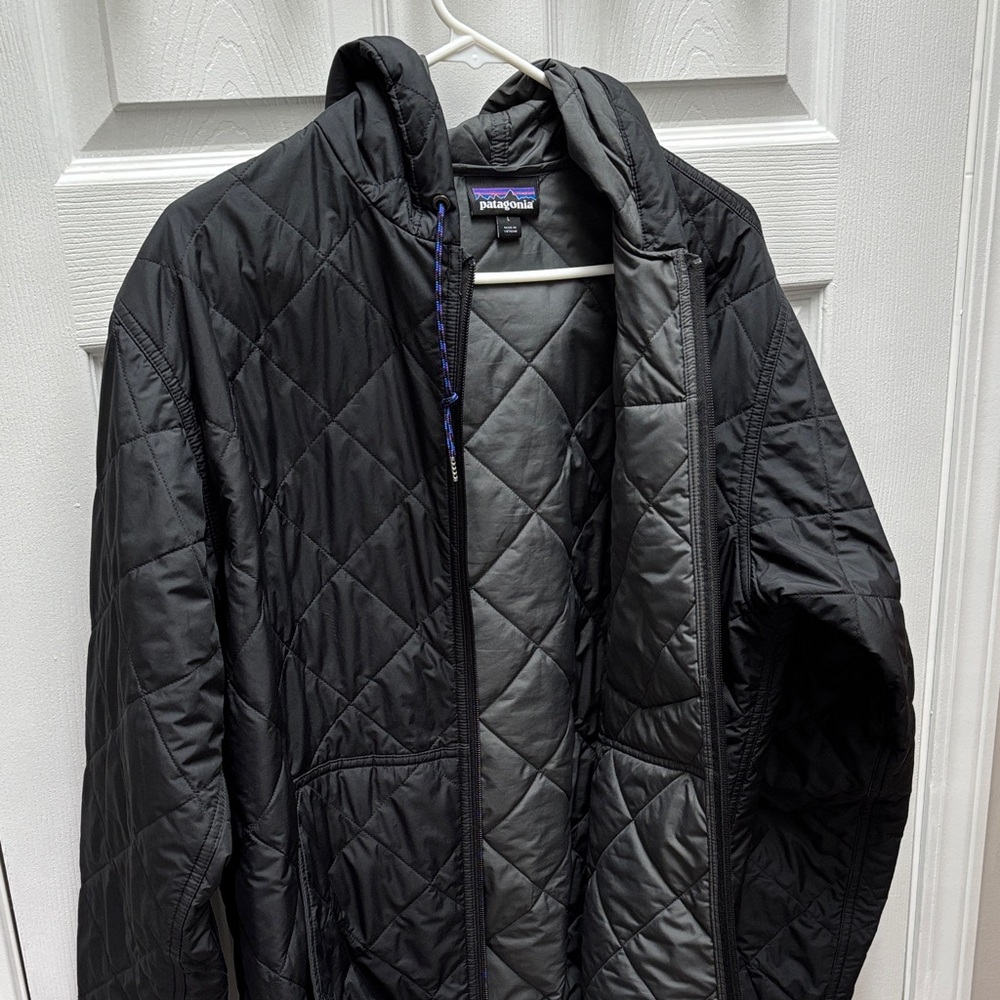 Patagonia Men's Diamond Quilted Bomber Hoody - Picture 9 of 11